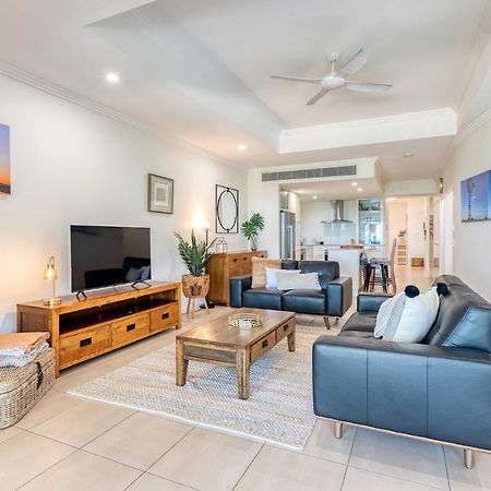 Island Views Beachfront Apartments 팜코브 외부 사진