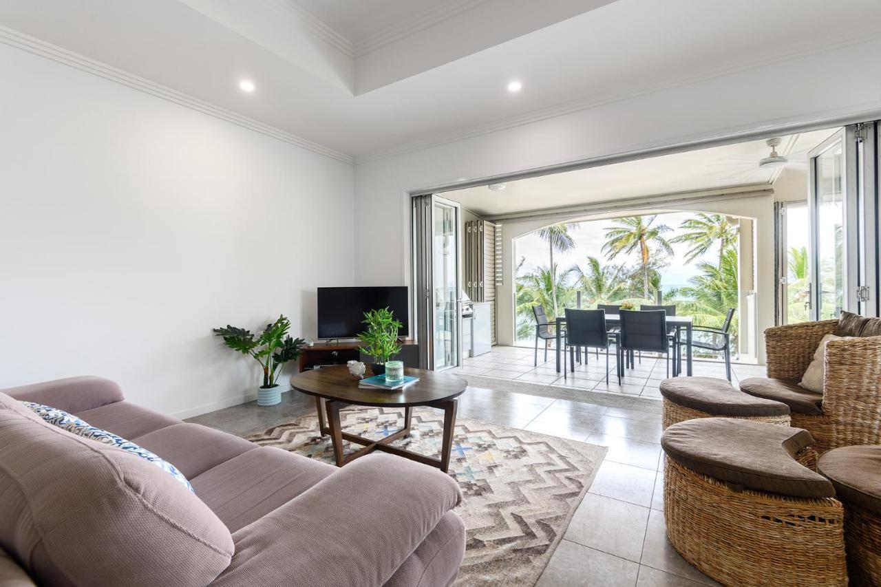 Island Views Beachfront Apartments 팜코브 외부 사진