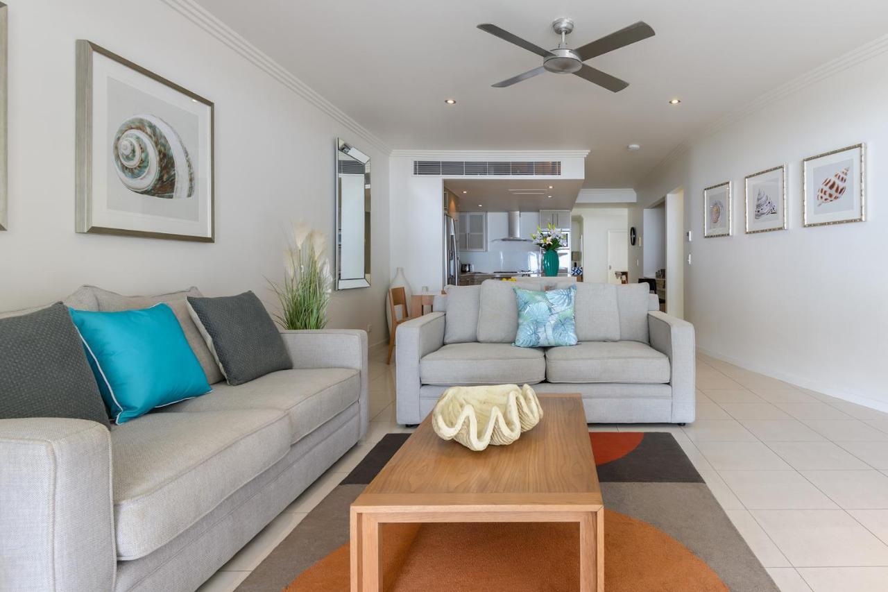 Island Views Beachfront Apartments 팜코브 외부 사진