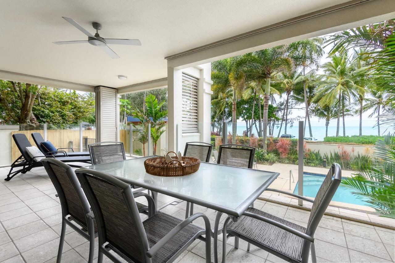 Island Views Beachfront Apartments 팜코브 외부 사진