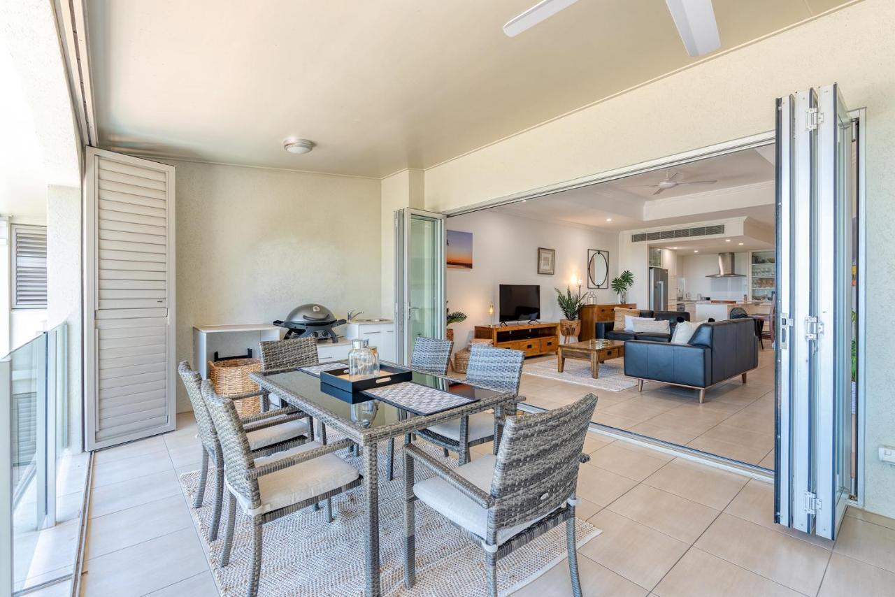 Island Views Beachfront Apartments 팜코브 외부 사진