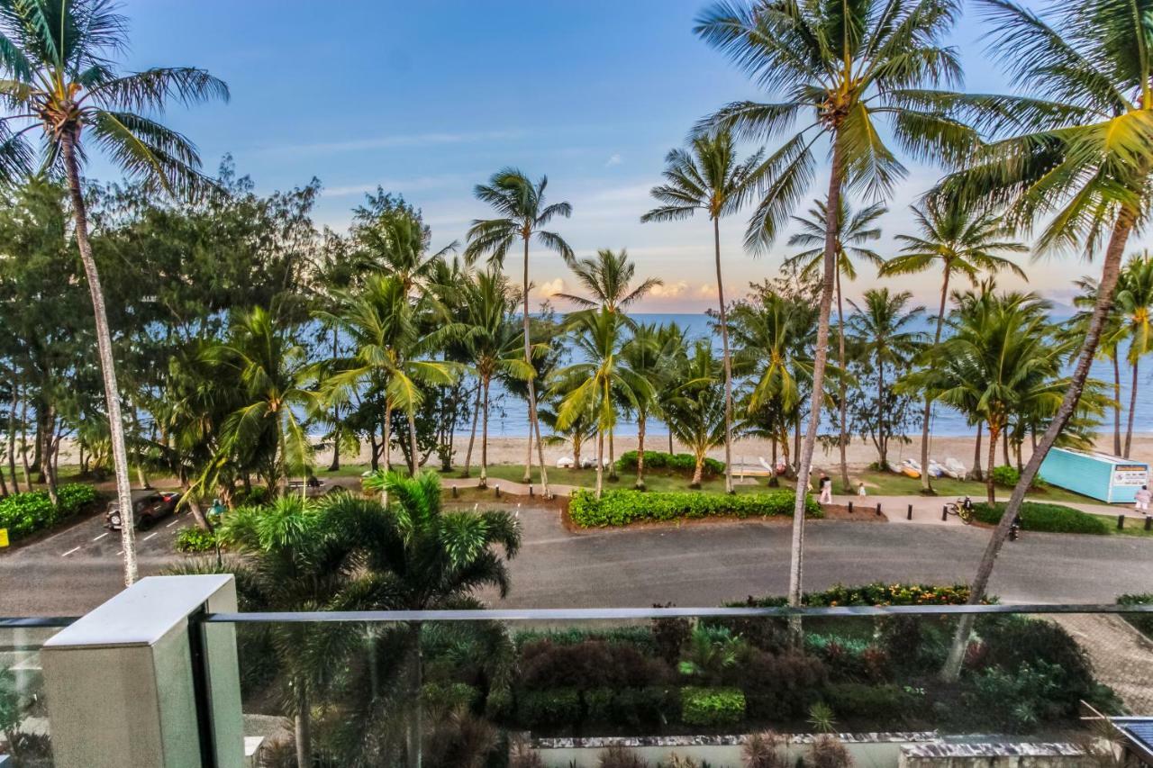 Island Views Beachfront Apartments 팜코브 외부 사진