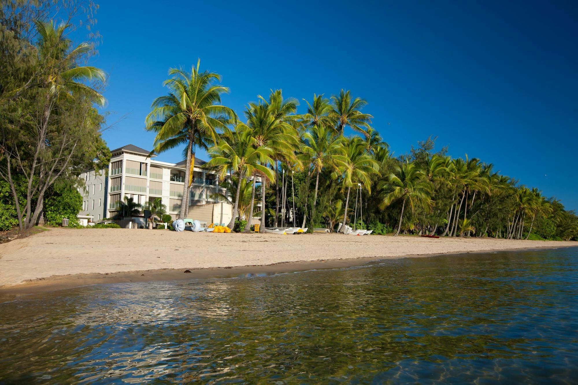 Island Views Beachfront Apartments 팜코브 외부 사진