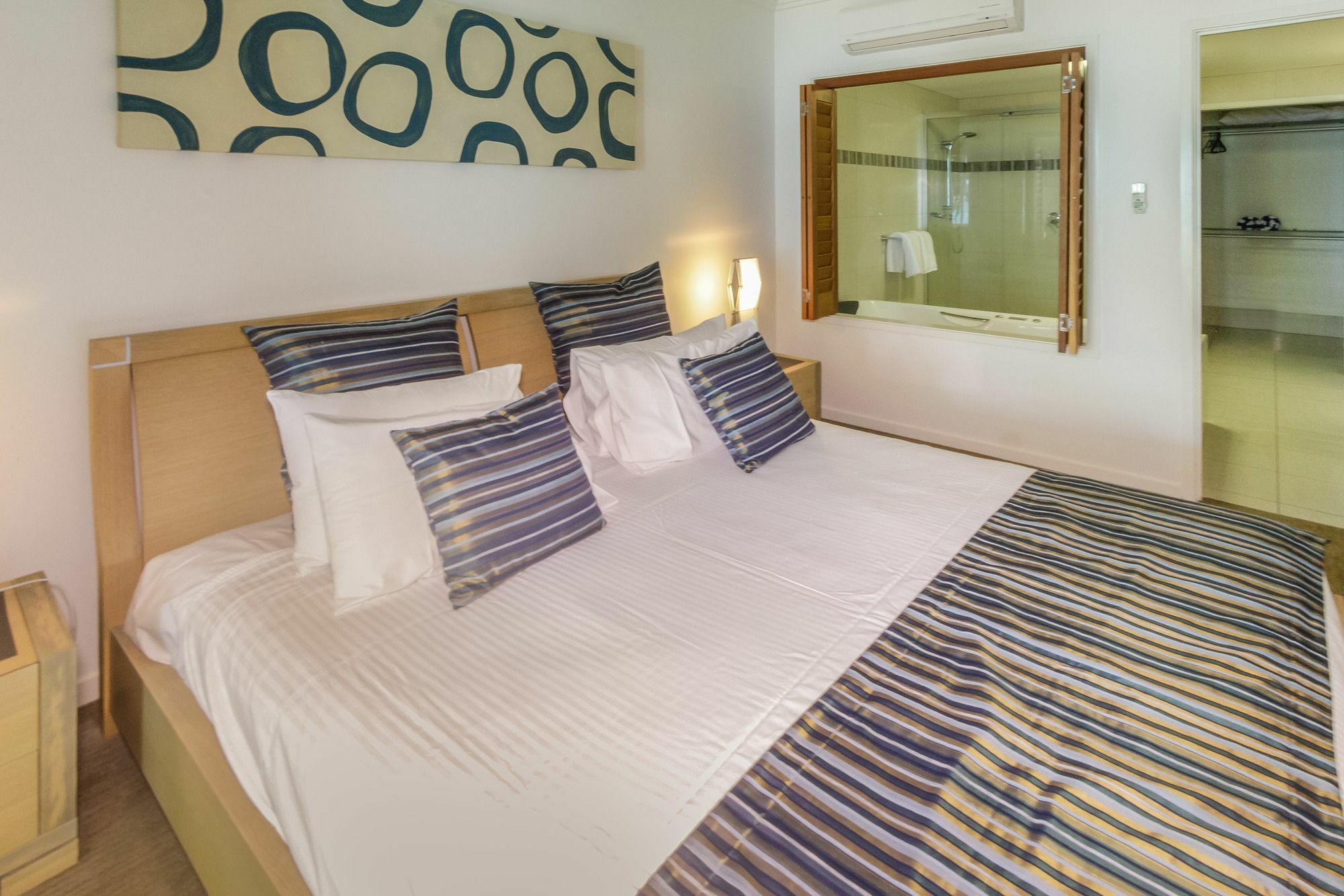 Island Views Beachfront Apartments 팜코브 외부 사진