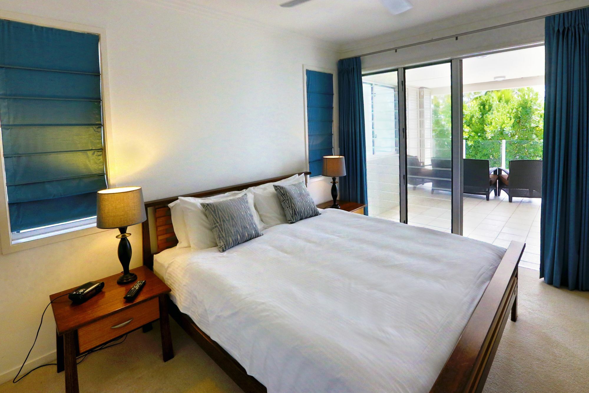 Island Views Beachfront Apartments 팜코브 외부 사진