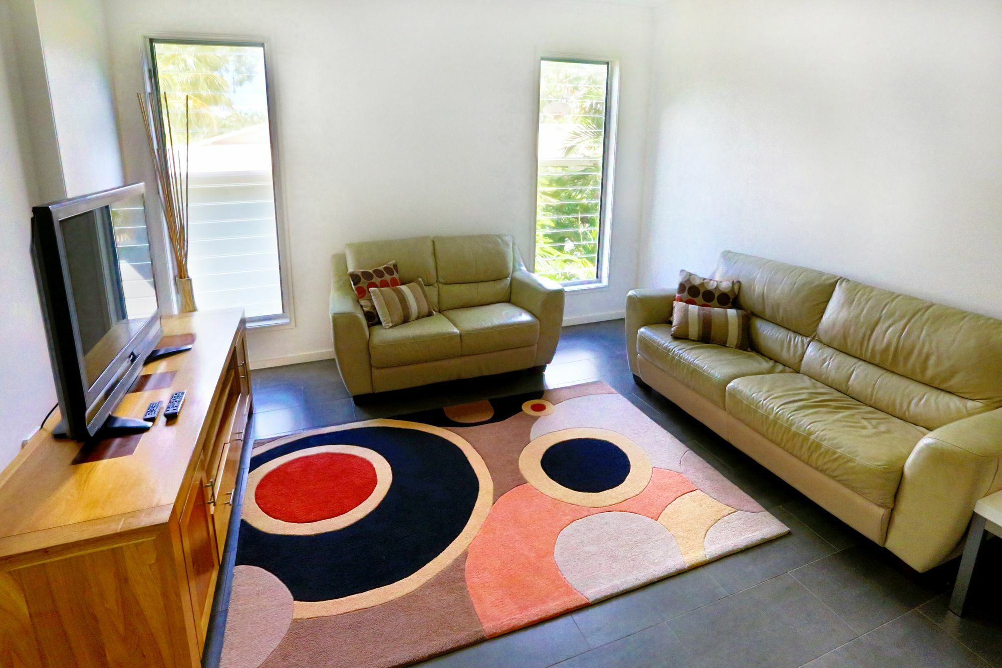 Island Views Beachfront Apartments 팜코브 외부 사진