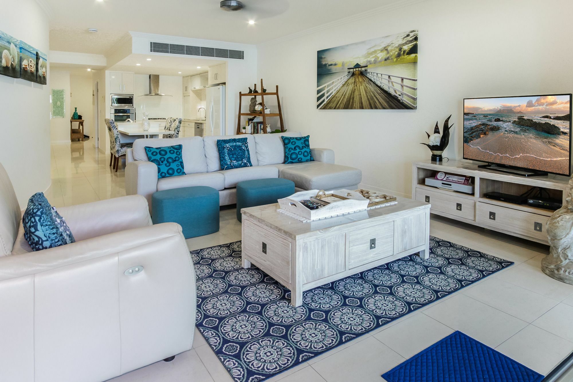 Island Views Beachfront Apartments 팜코브 외부 사진