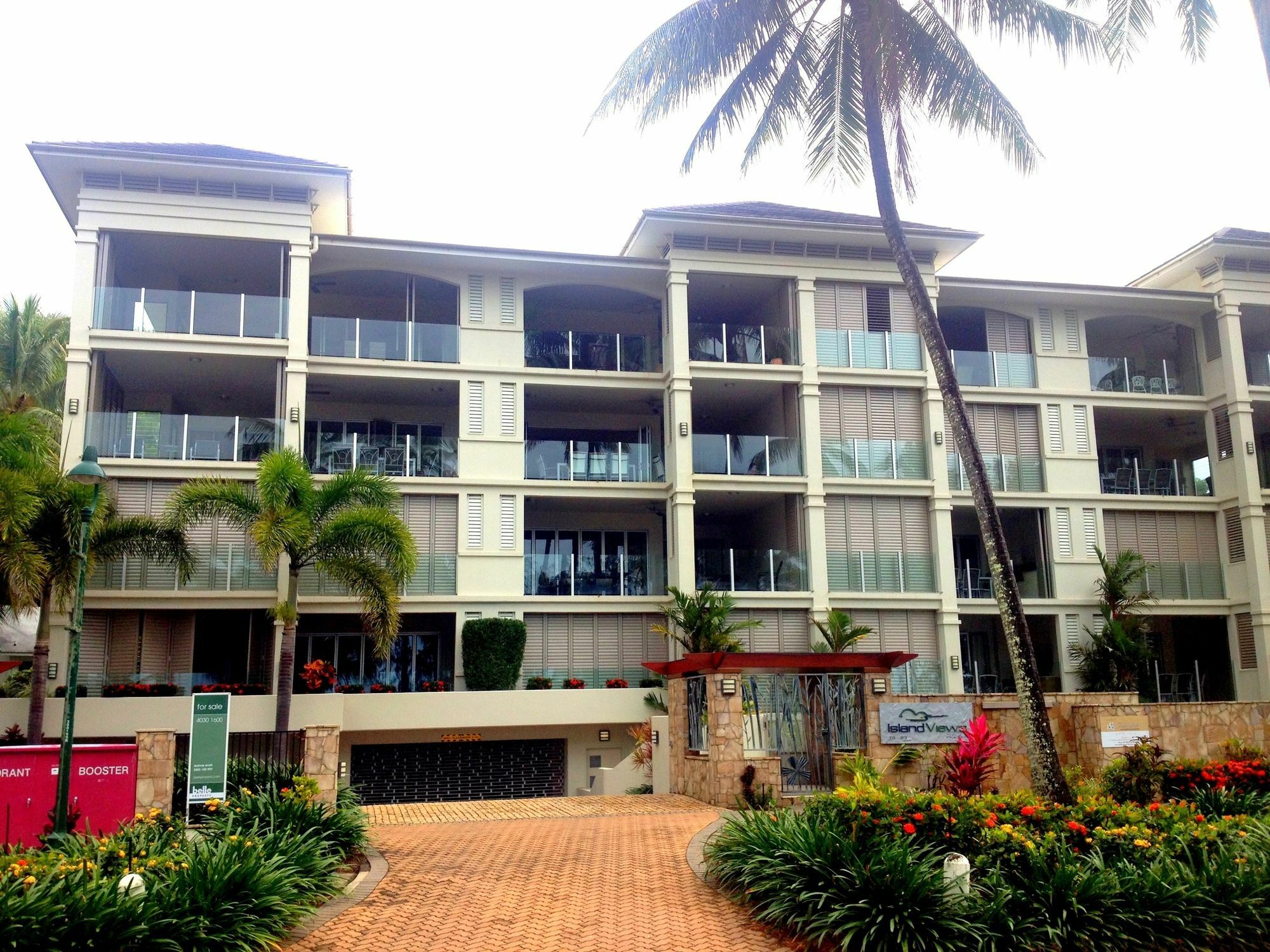 Island Views Beachfront Apartments 팜코브 외부 사진