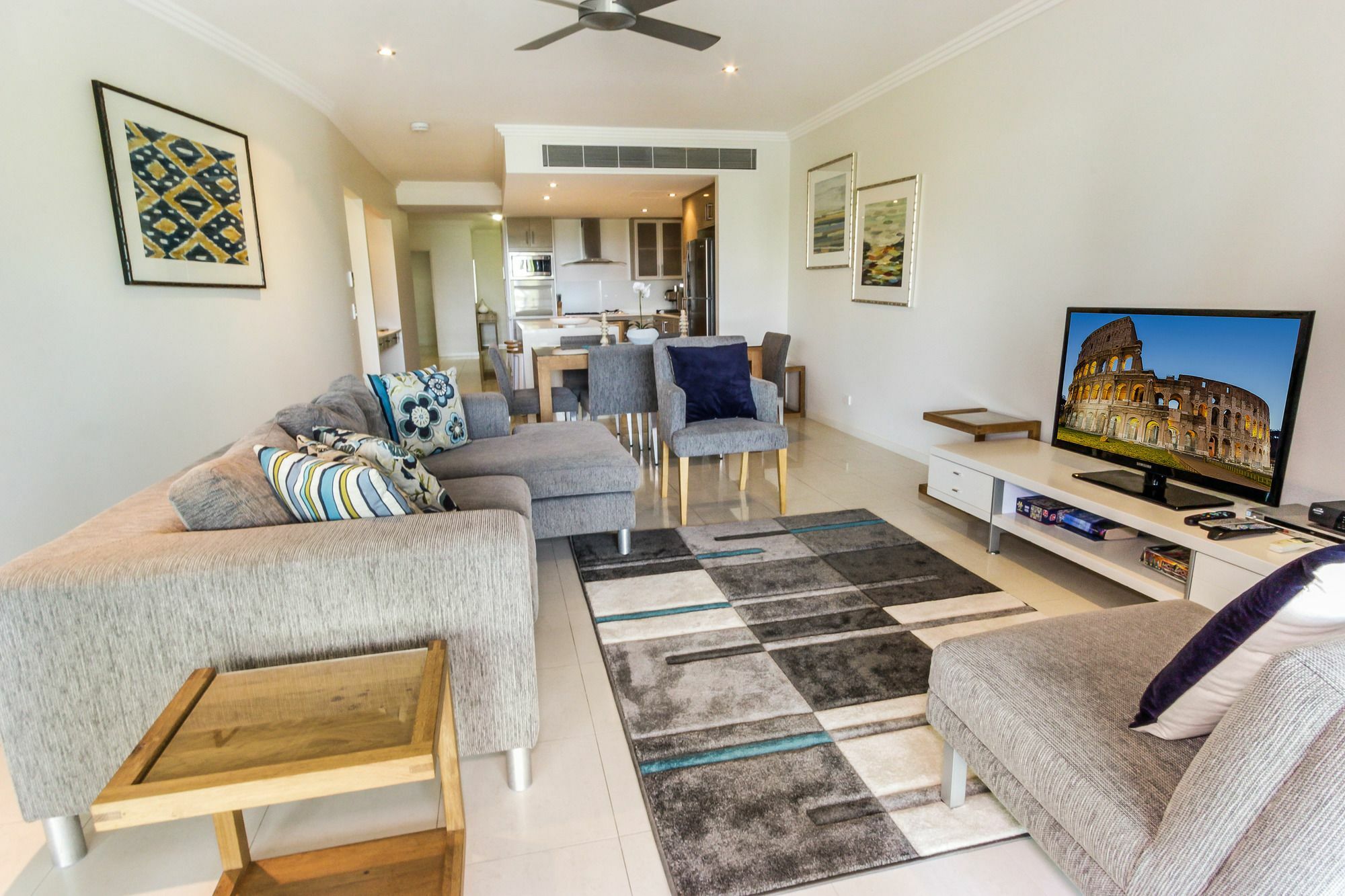 Island Views Beachfront Apartments 팜코브 외부 사진